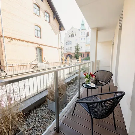 Rest - Elizy Orzeszkowej 10 - Hala Garazowa - Self Check-in 24h Poznań