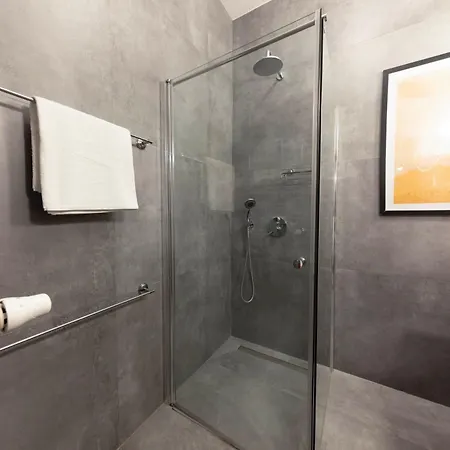 Rest - Elizy Orzeszkowej 10 - Hala Garażowa - Self Check-in 24h Apartament *