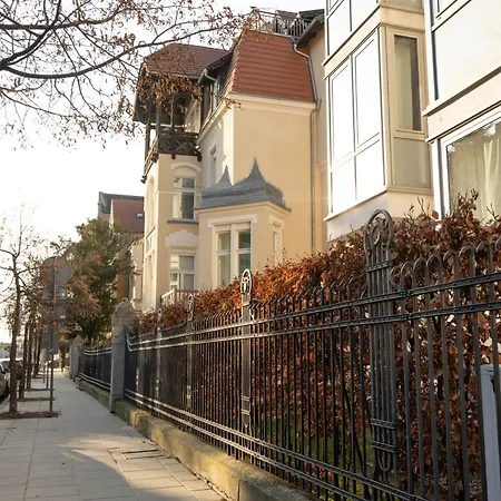 Rest - Elizy Orzeszkowej 10 - Hala Garazowa - Self Check-in 24h Poznan